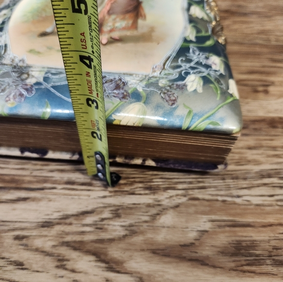 Vtg Victorian Lady & Man CELLULOID PHOTO ALBUM Scrapbook Velvet  Gold Hardware - Picture 9 of 16